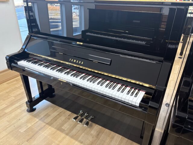 ヤマハ　中古ピアノ　UX