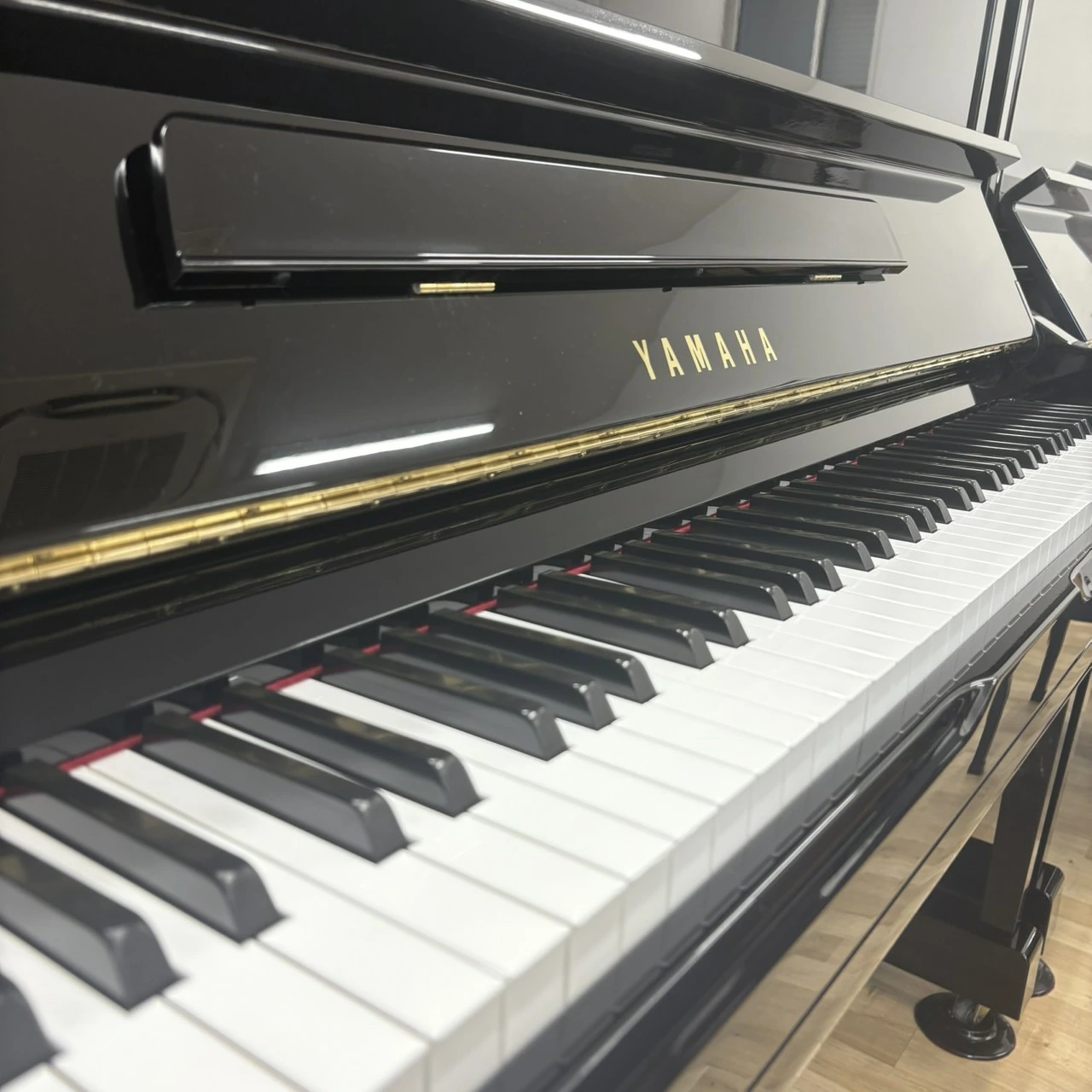 ヤマハ 中古ピアノ YU1S(純正サイレント付)